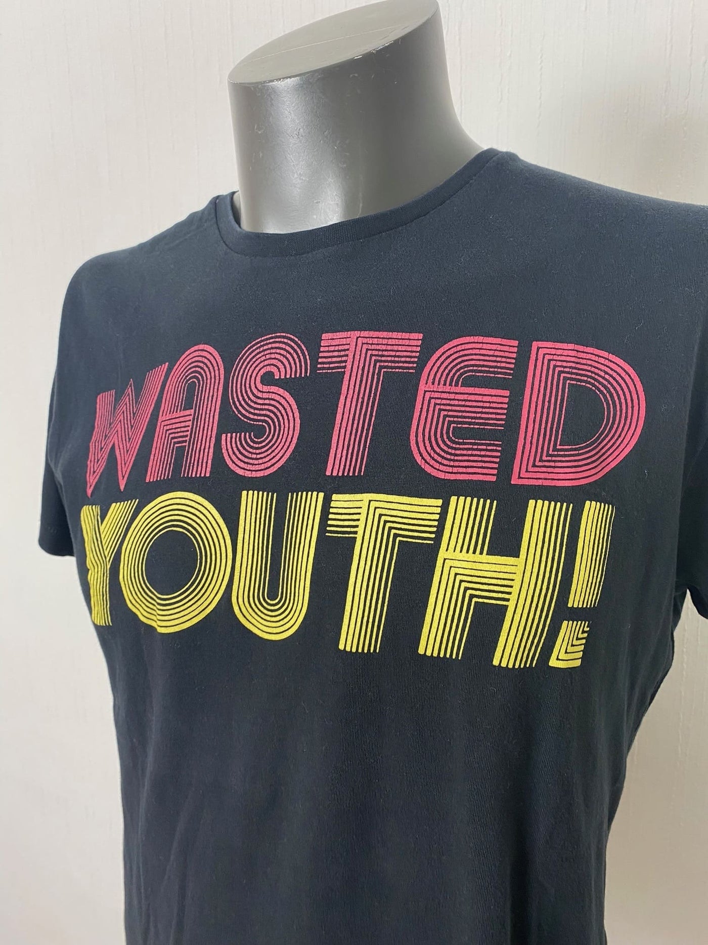 Spellout Shirt "Wasted Youth" Gr. M