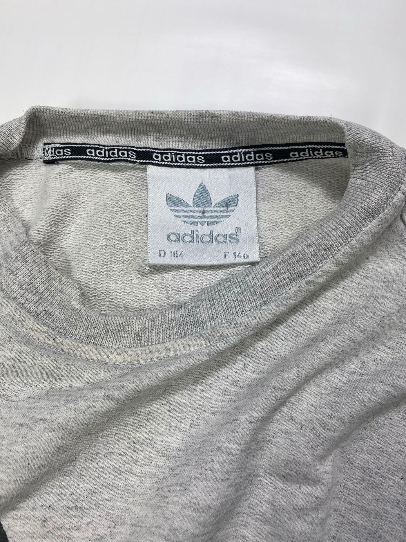 Vintage Adidas Logo Sweater grau Gr. M